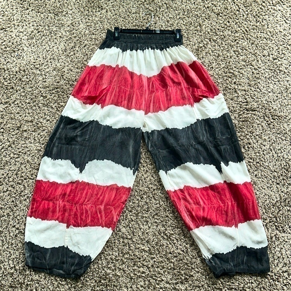 La Bass black/white/red women’s balloon pants Sz 2